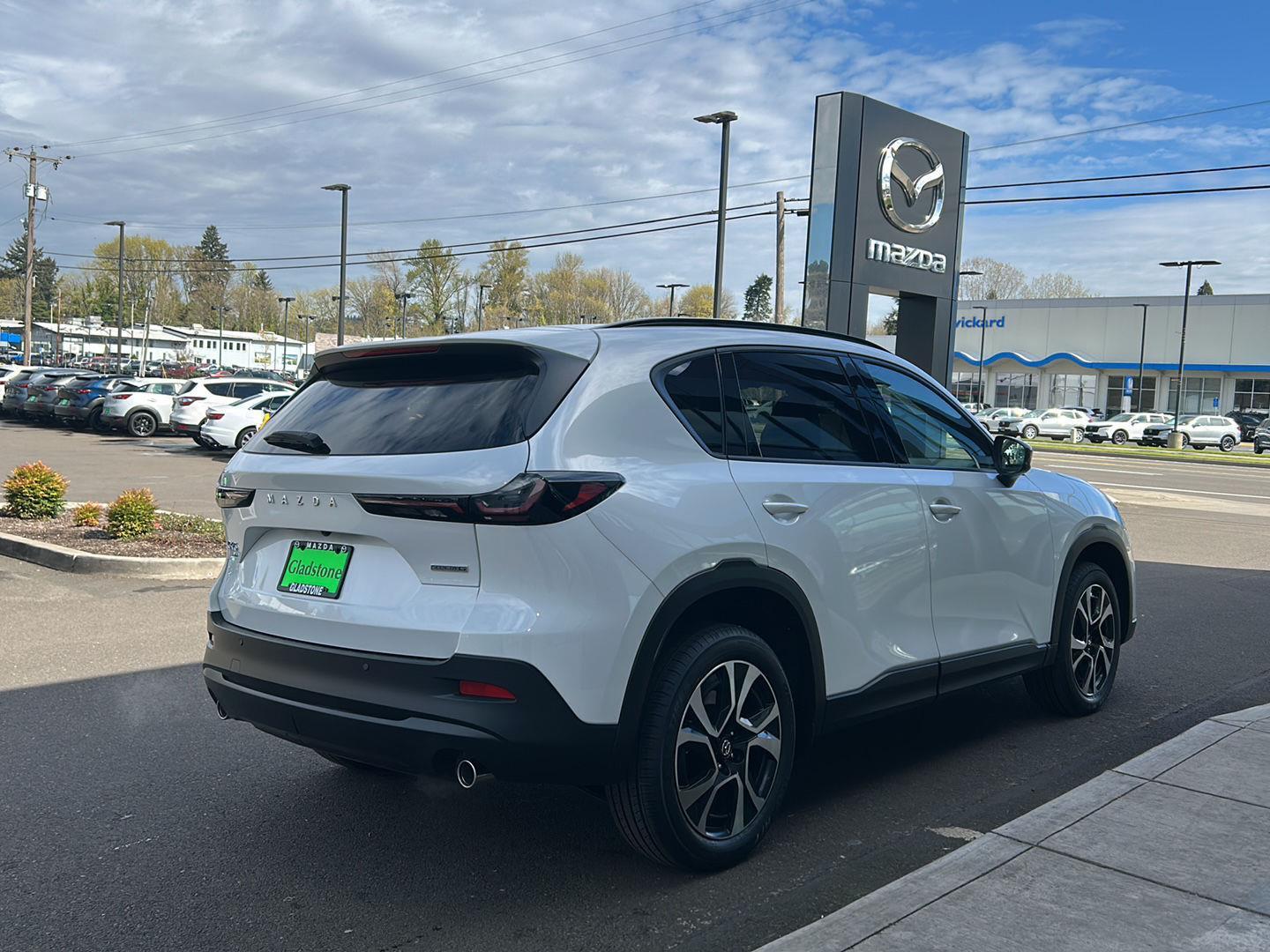 View vehicle photo 5