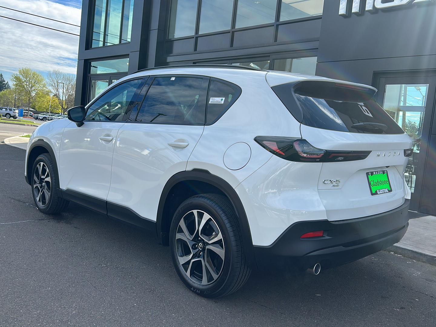 View vehicle photo 7