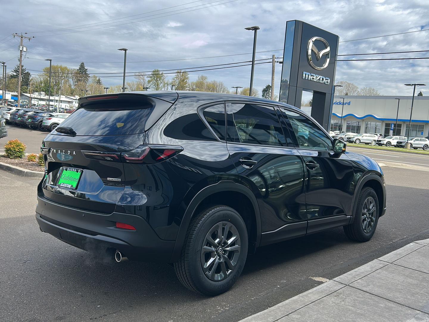 View vehicle photo 5