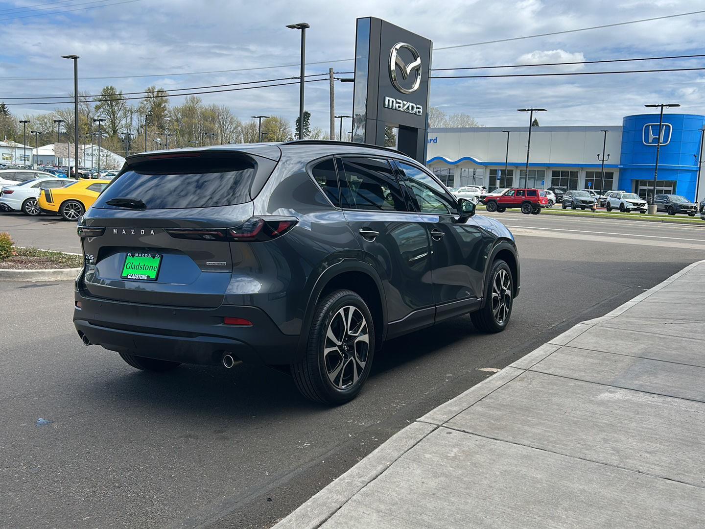 View vehicle photo 5