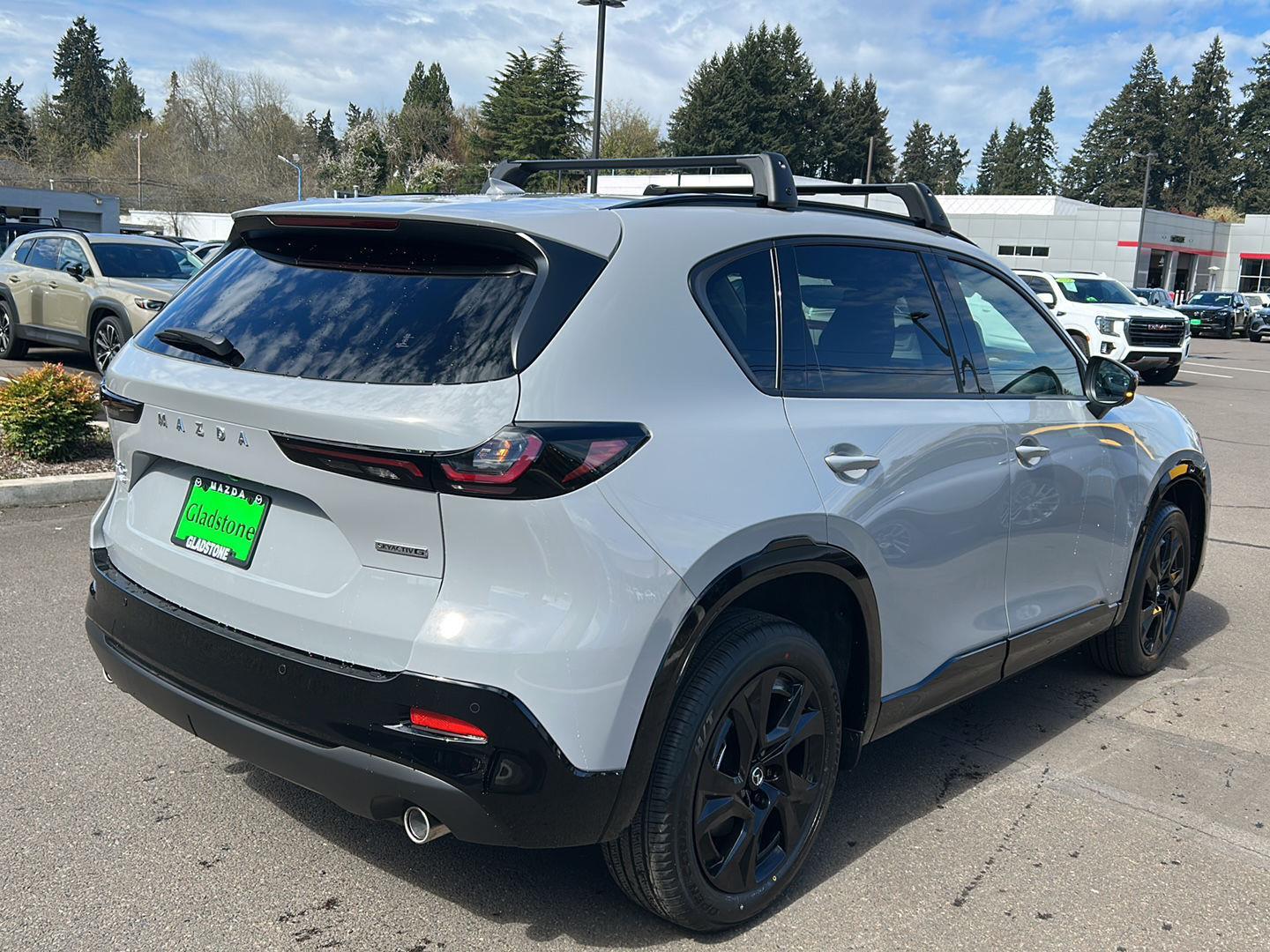 View vehicle photo 4