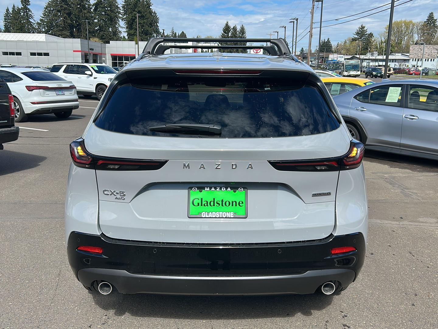 View vehicle photo 5