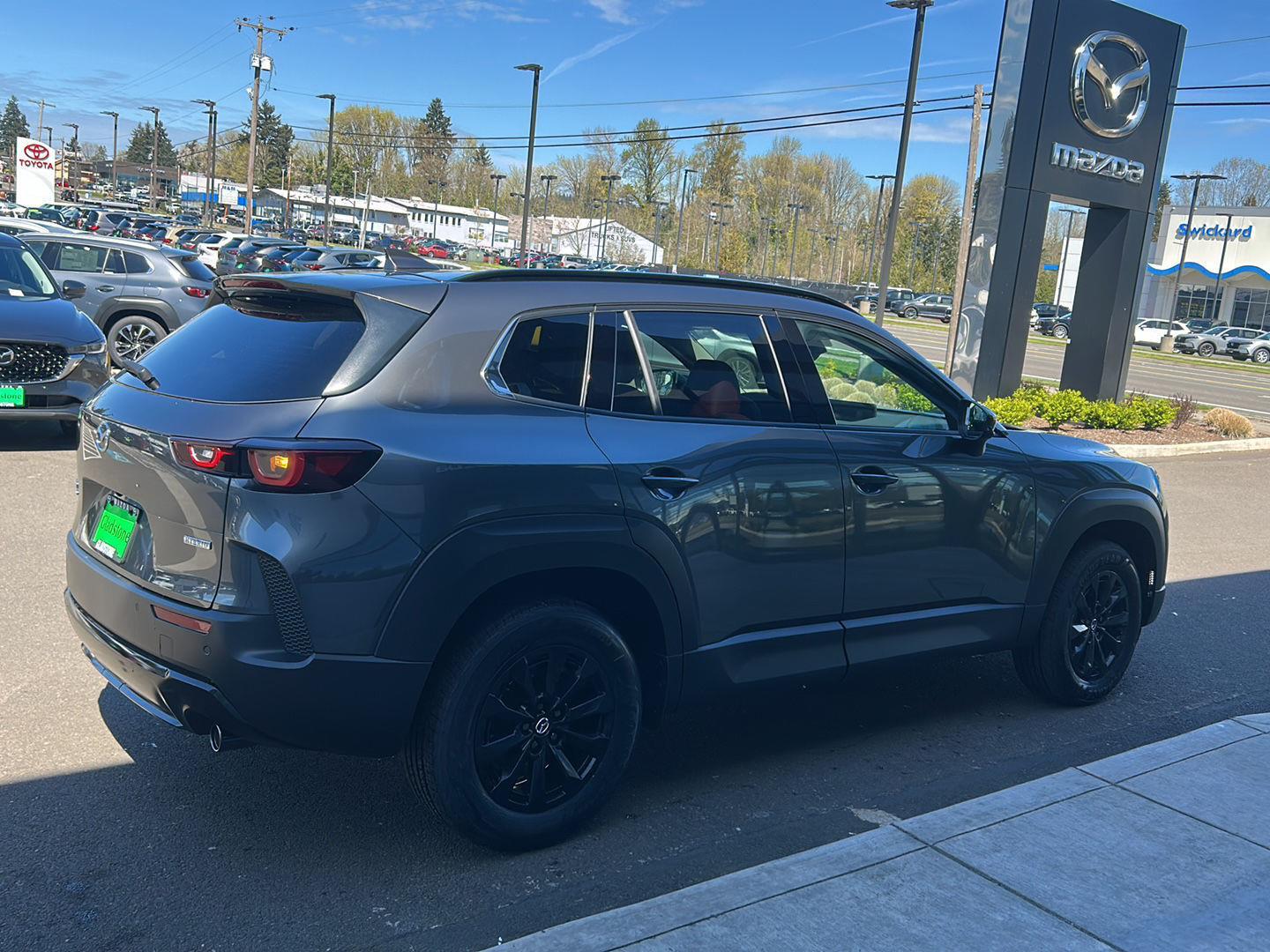 View vehicle photo 5