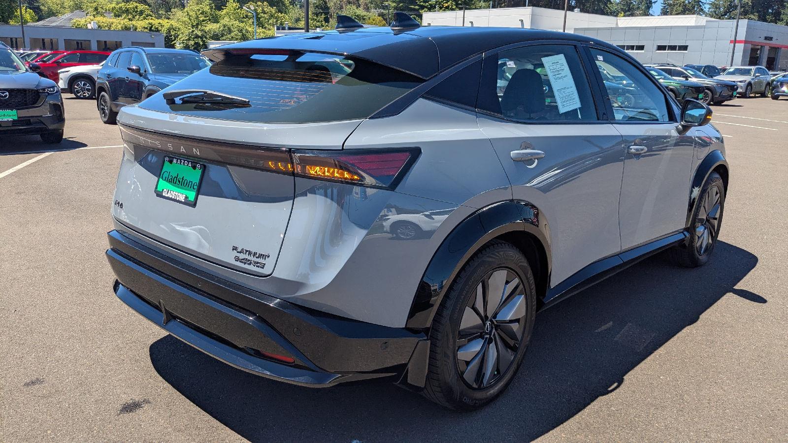 View vehicle photo 6