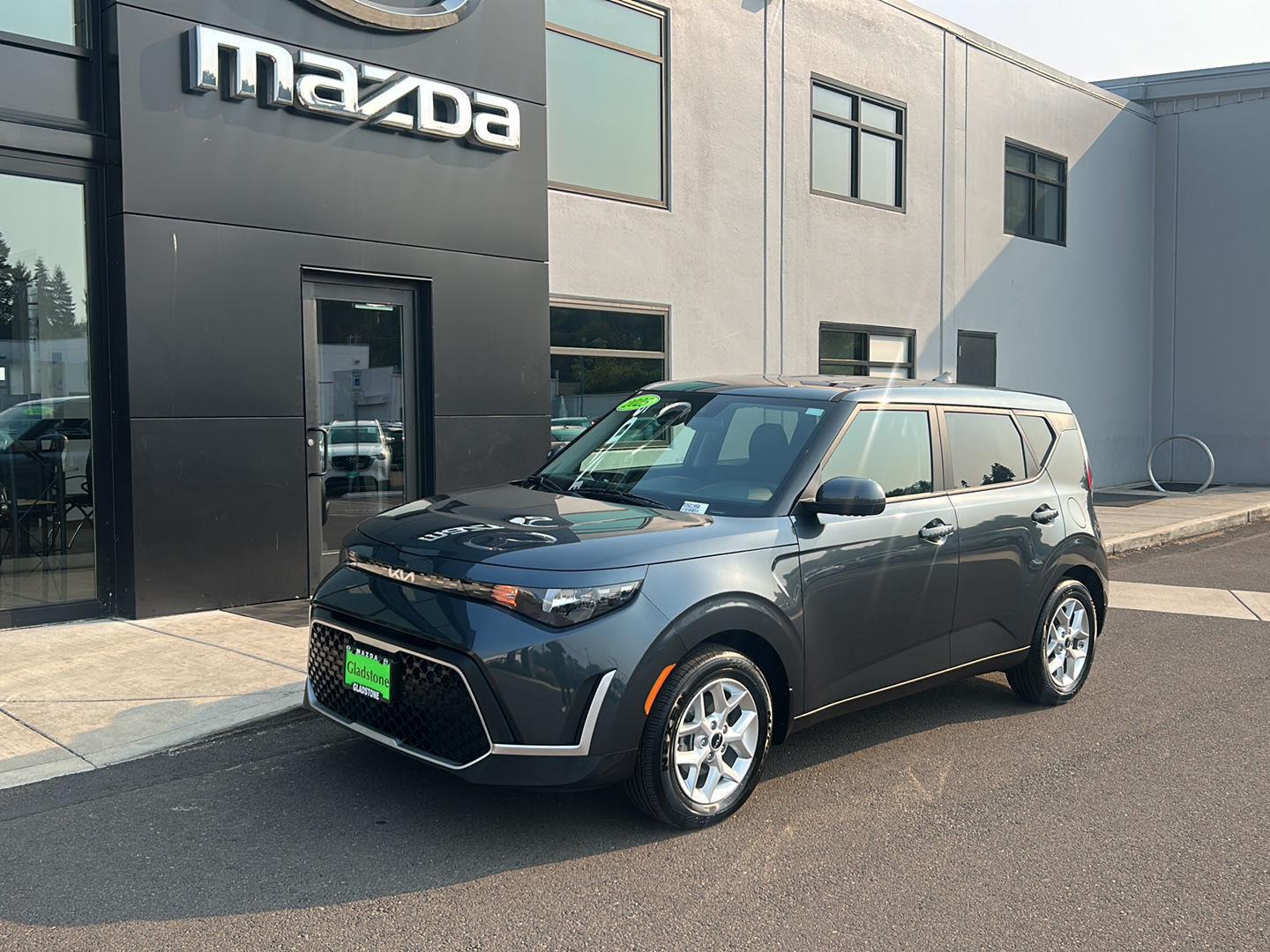 Gravity Gray 2025 Kia Soul SUV / Crossover Front-Wheel Drive Continuously Variable Transmission