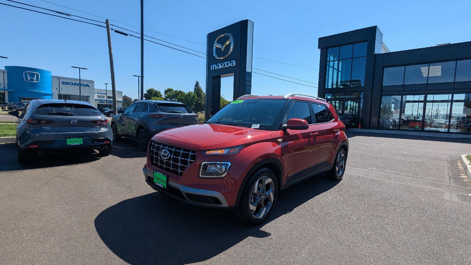 Scarlet Red Pearl 2022 Hyundai Venue SUV / Crossover Front-Wheel Drive Continuously Variable Transmission