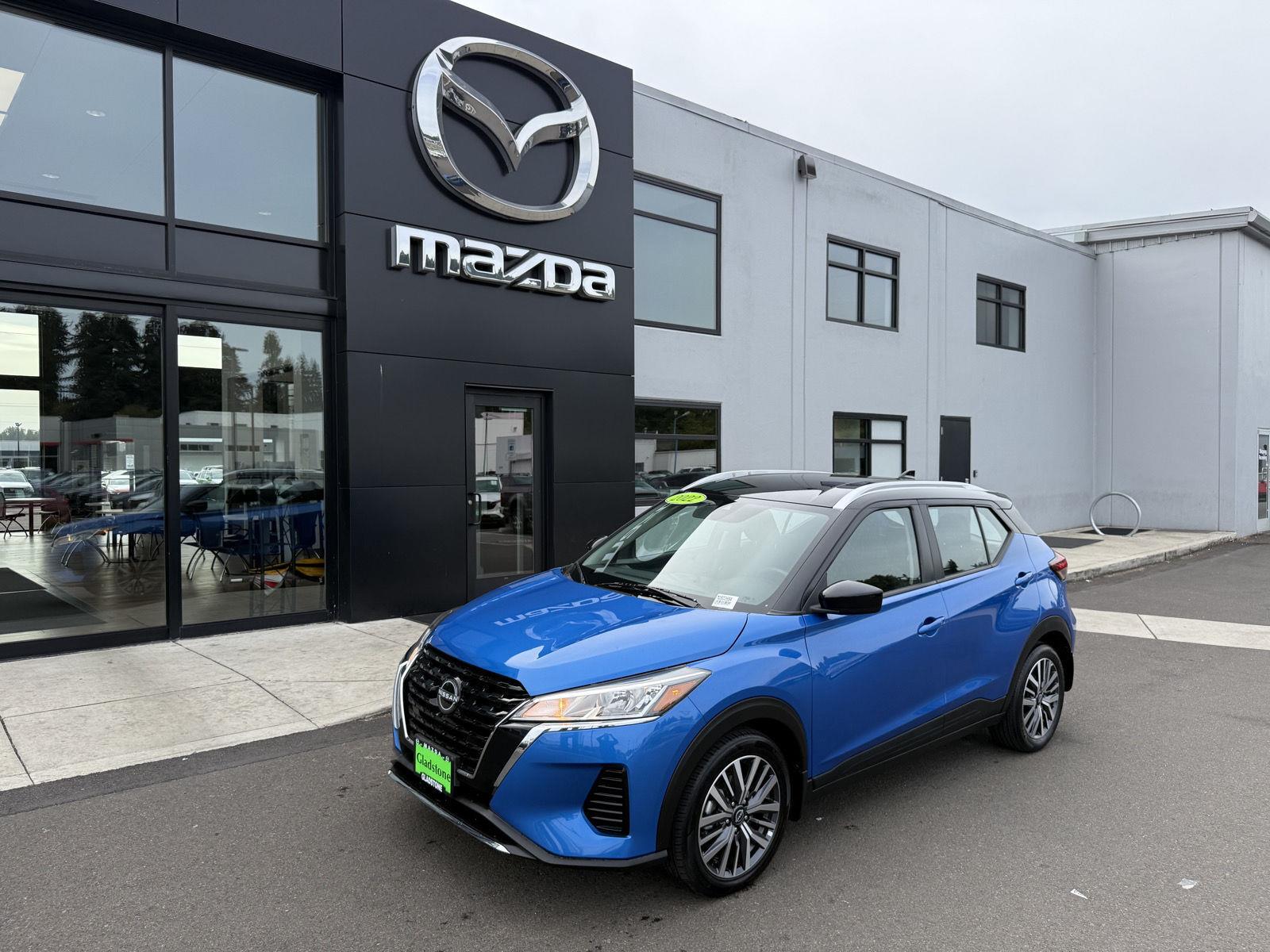Electric Blue/Super Black 2022 Nissan Kicks SUV / Crossover Front-Wheel Drive Continuously Variable Transmission
