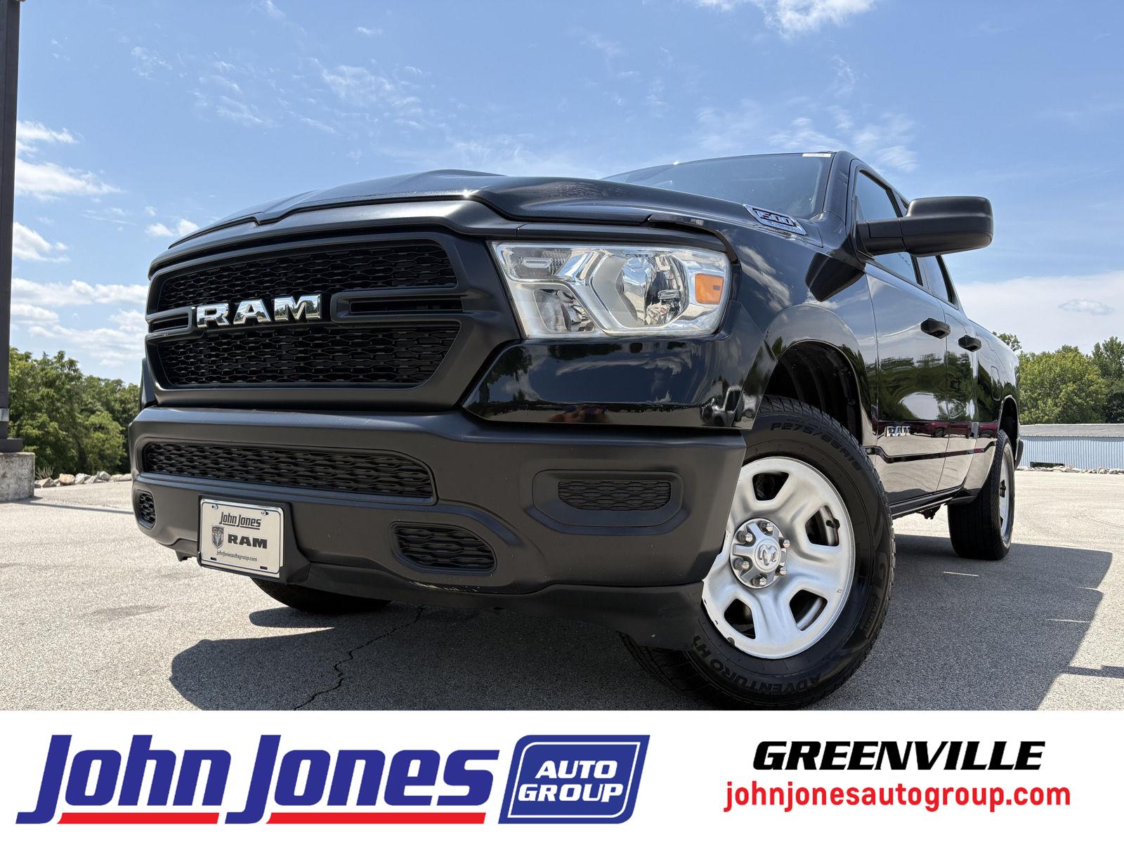 Diamond Black Crystal Pearlcoat 2022 RAM 1500 Pickup Truck Four-Wheel Drive 8-Speed Automatic
