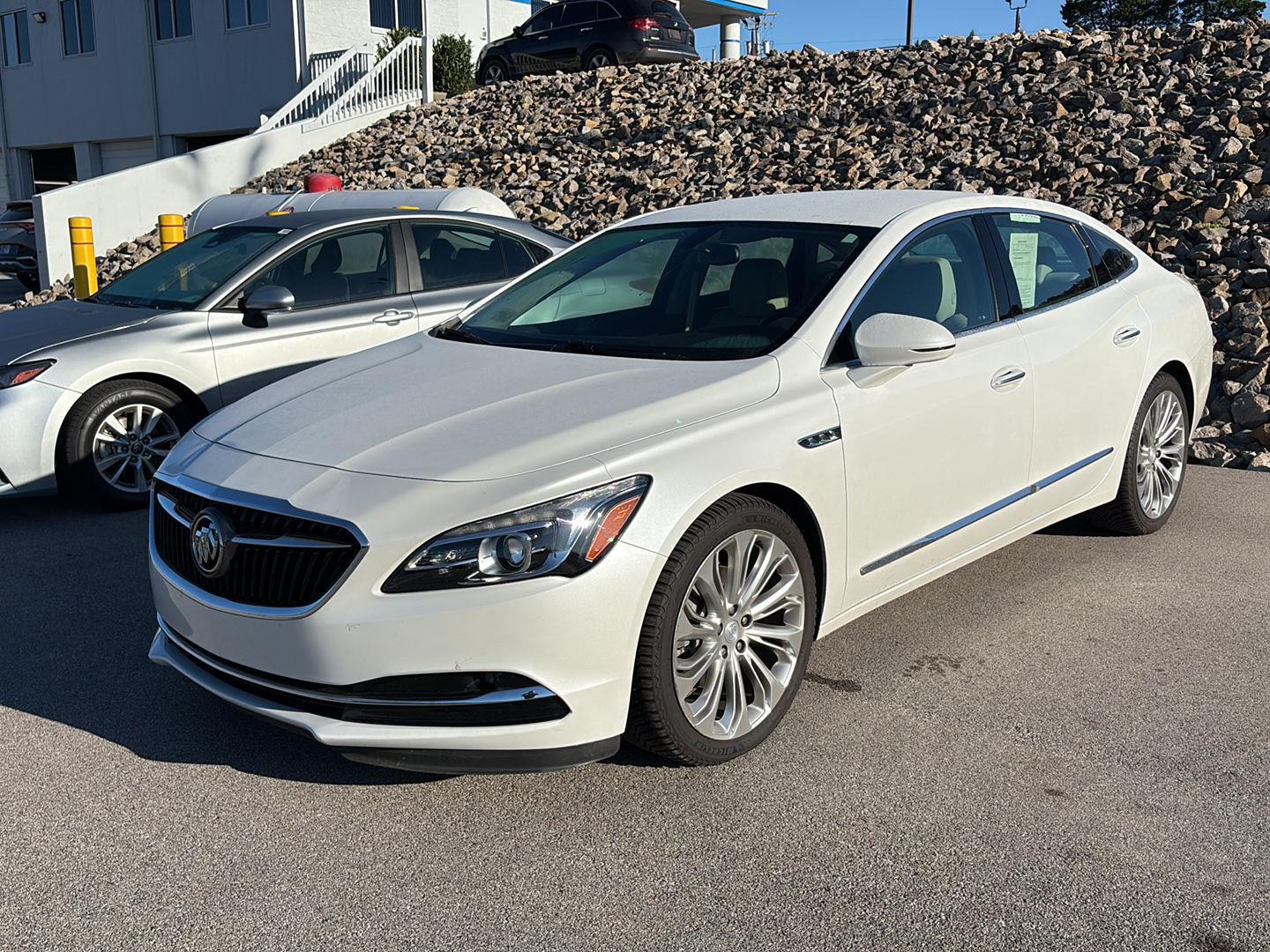 White Frost Tricoat 2017 Buick LaCrosse Sedan Front-Wheel Drive 8-Speed Automatic Overdrive