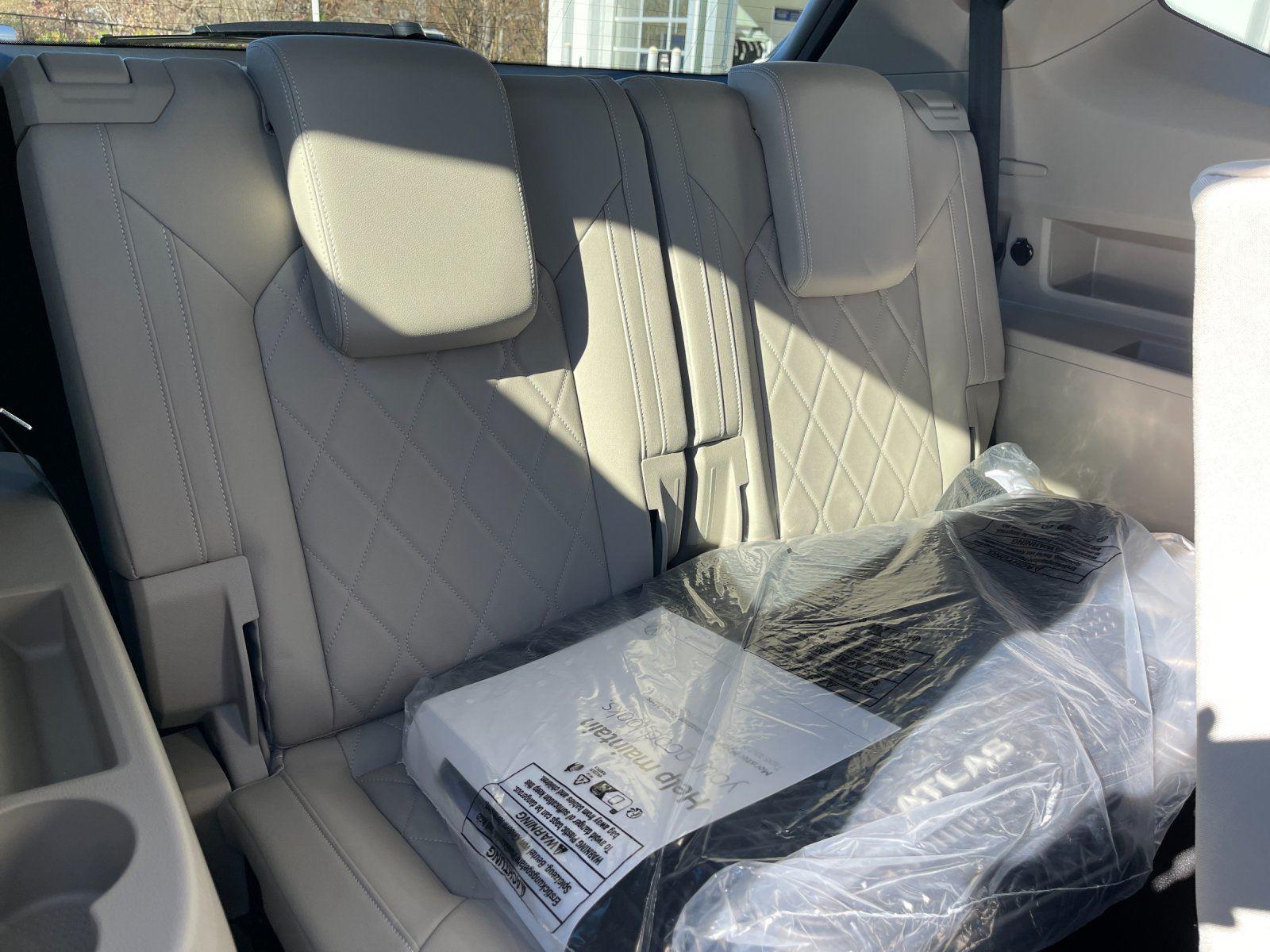 New 2026 Silver Mist Metallic Volkswagen 2.0T SEL Premium R-Line image 39