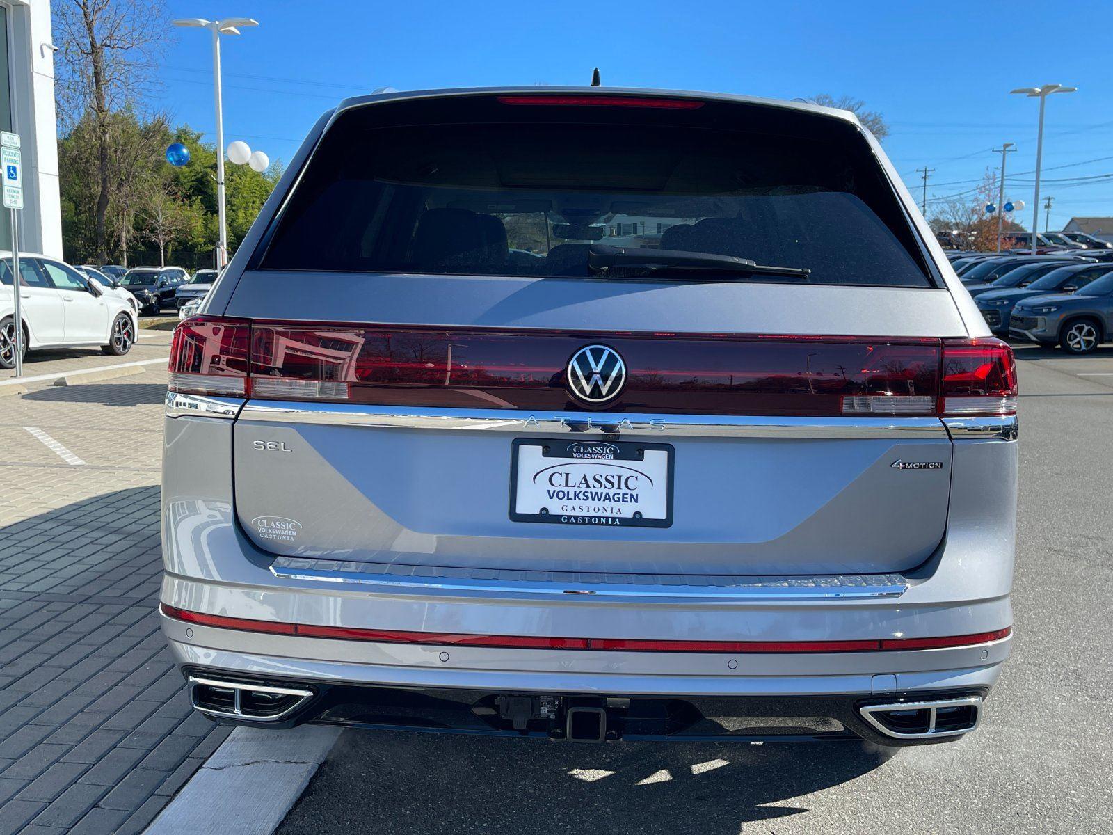 New 2026 Silver Mist Metallic Volkswagen 2.0T SEL Premium R-Line image 4