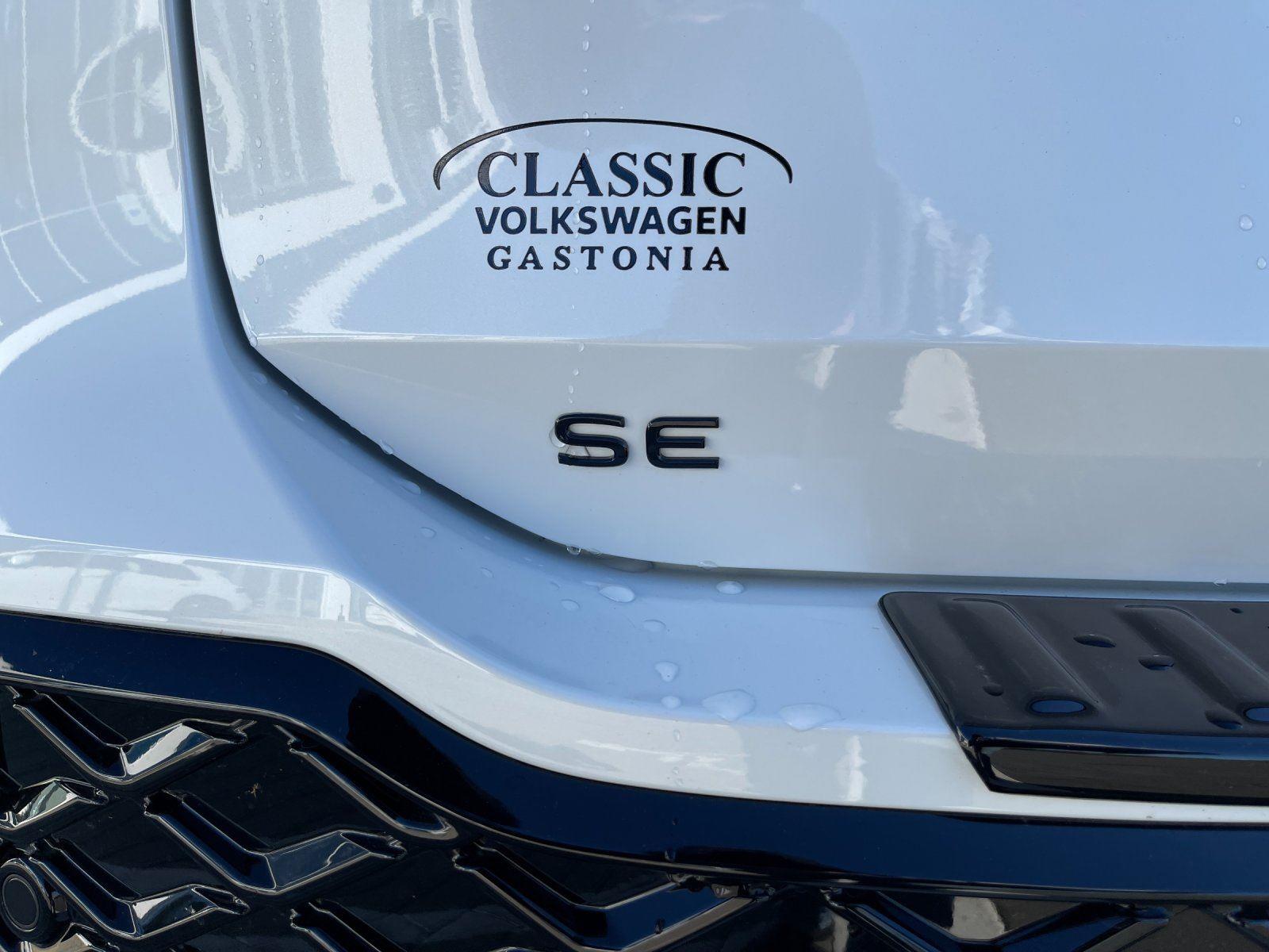 New 2026 Sandstone Volkswagen SE R-Line Black image 11