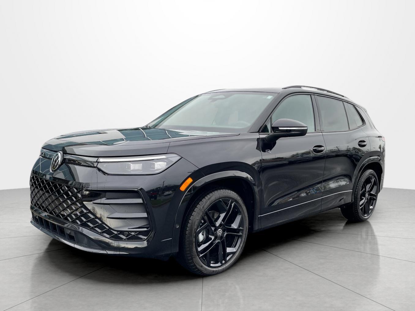 deep black pearl 2026 Volkswagen Tiguan SUV / Crossover Front-Wheel Drive Automatic