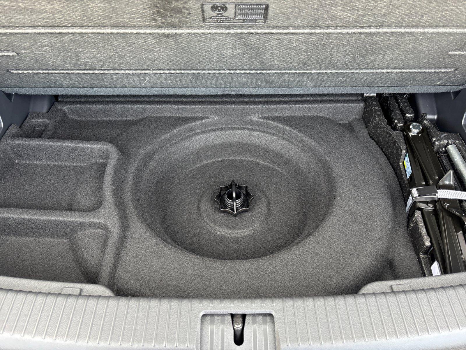 New 2025 Pure White Volkswagen 2.0T Peak Edition image 36