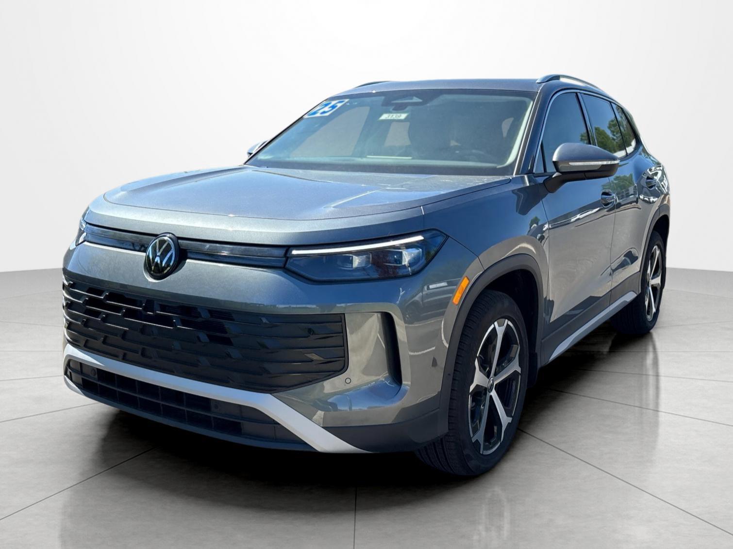 2025 Volkswagen Tiguan SE