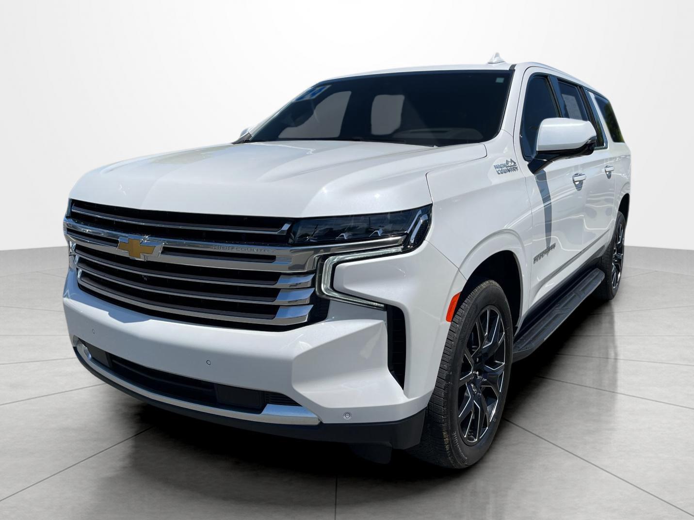 White (Iridescent Pearl Tricoat) 2024 Chevrolet Suburban SUV / Crossover Four-Wheel Drive Automatic