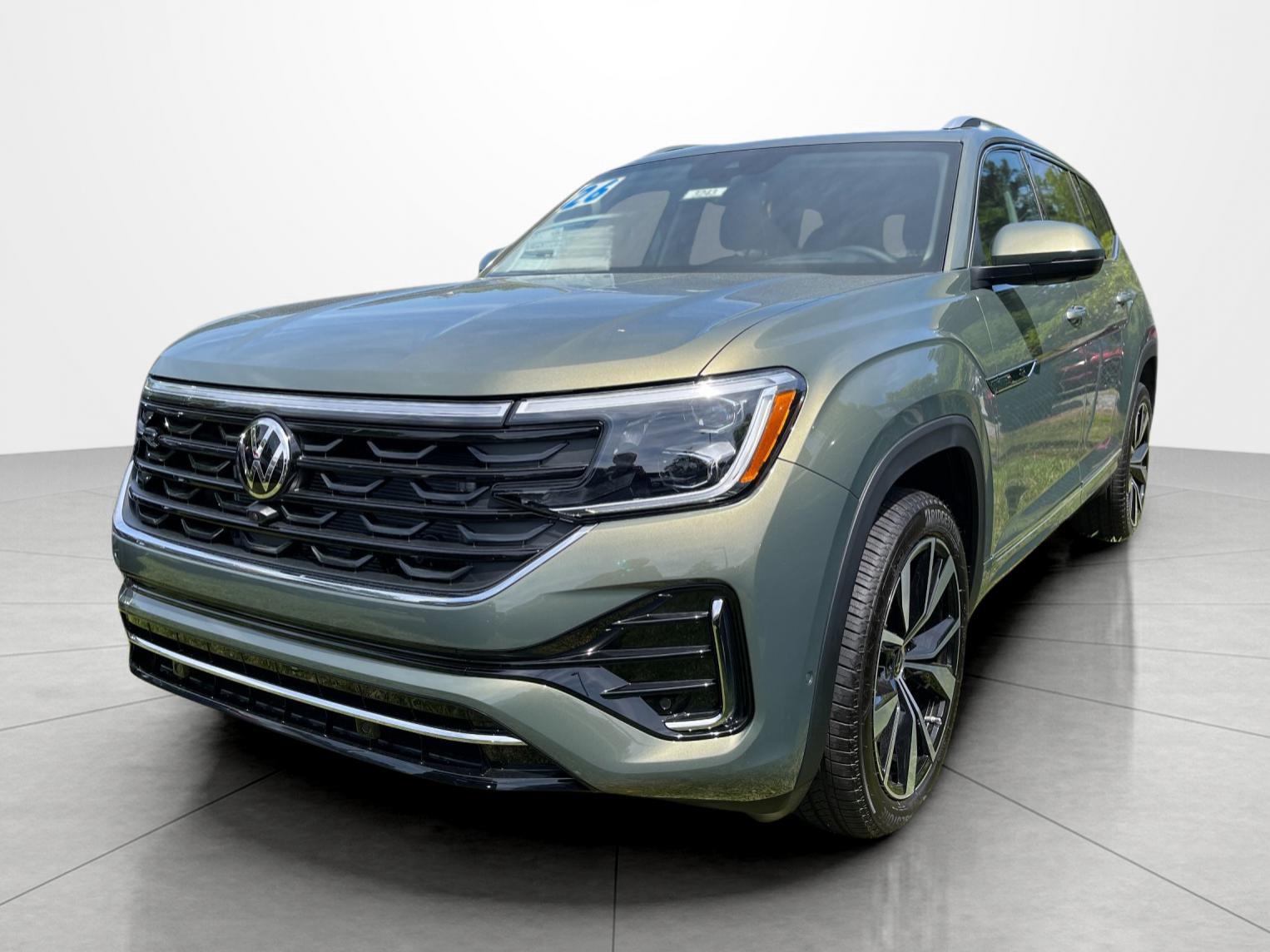 Avocado Green Pearl 2026 Volkswagen Atlas SUV / Crossover All-Wheel Drive Automatic