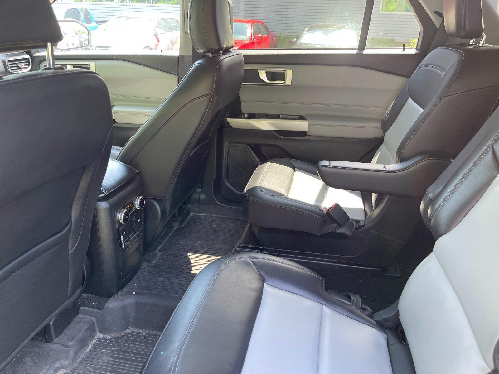 Used 2023 Agate Black Ford XLT image 32