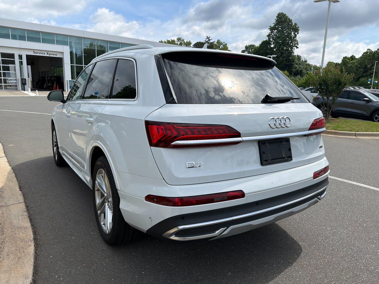 Used 2024  Audi Premium Plus image 3