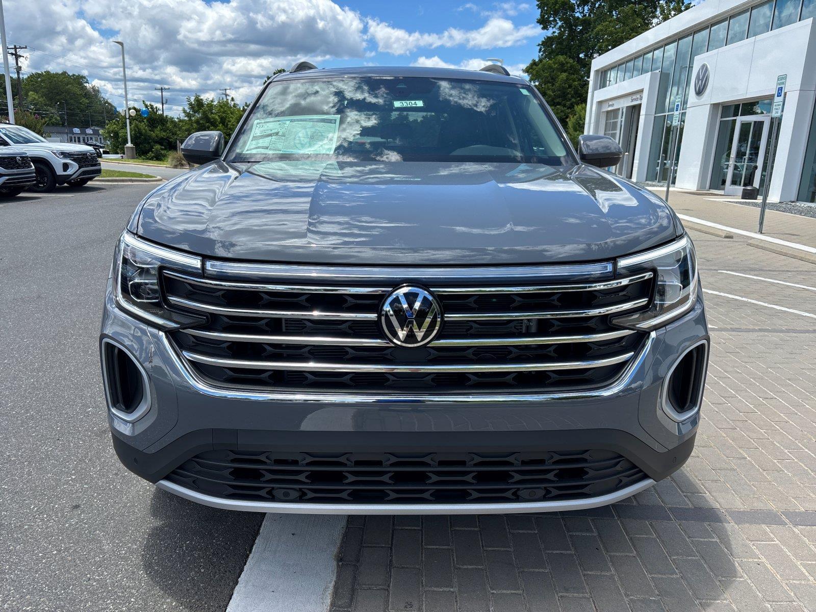 New 2026 pure gray Volkswagen 2.0T SE w/Technology image 8