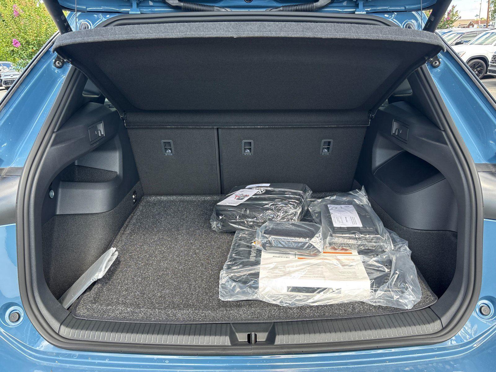 New 2026 monterey blue pearl Volkswagen SE R-Line Black image 35