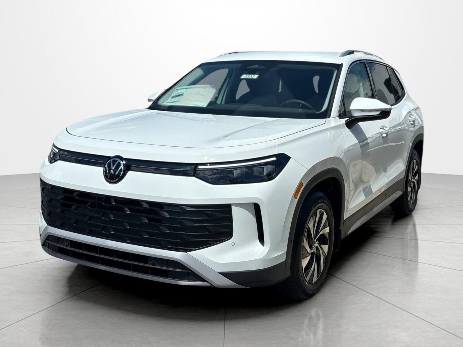 Pure White 2026 Volkswagen Tiguan SUV / Crossover Front-Wheel Drive 
