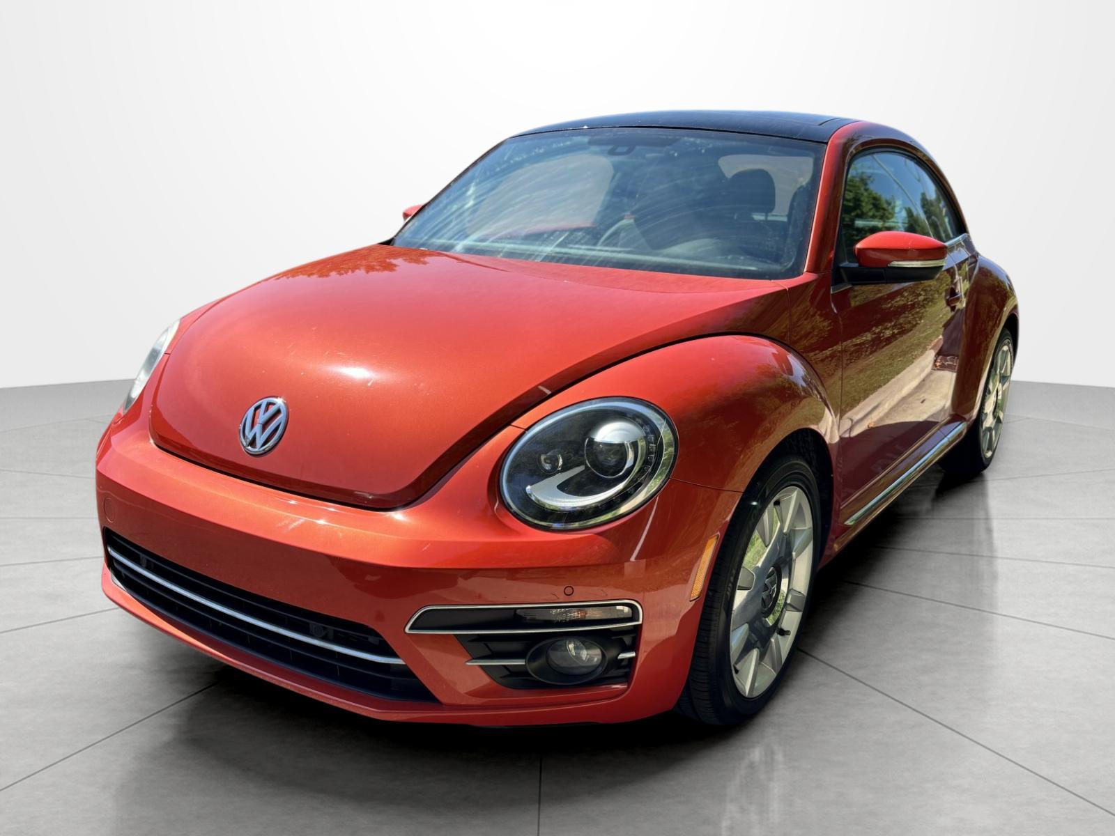  2019 Volkswagen Beetle 2.0T SE Hatchback FWD   