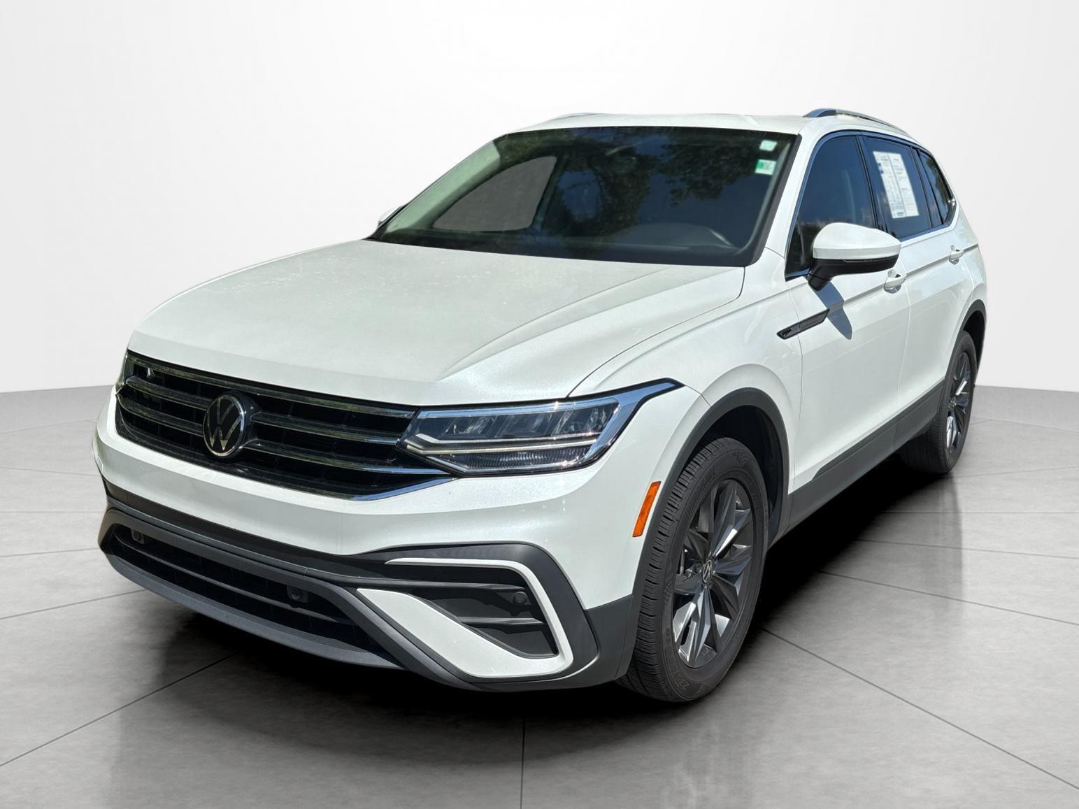 Opal White Pearl 2023 Volkswagen Tiguan SUV / Crossover Front-Wheel Drive Automatic