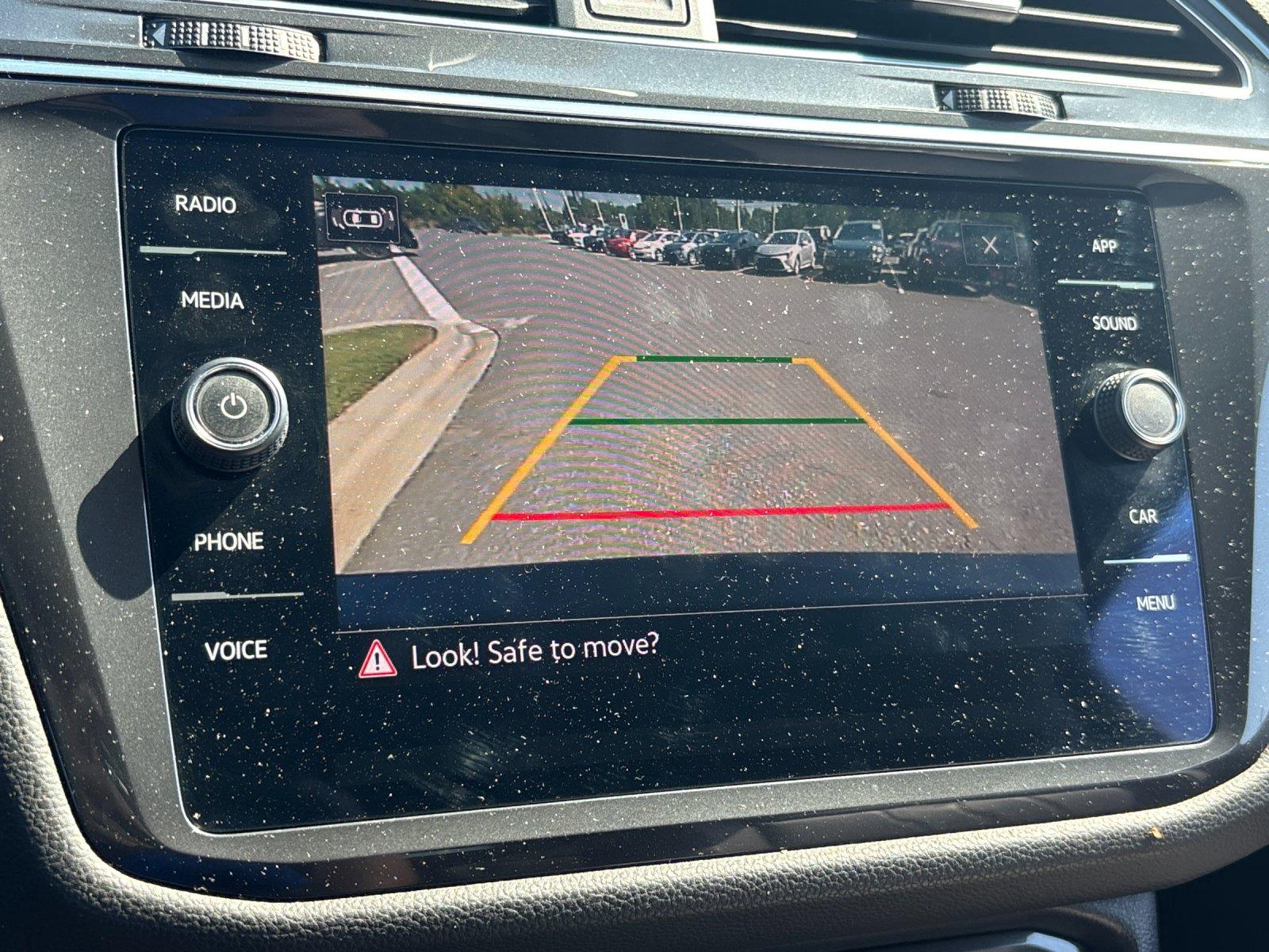Certified Used 2023  VOLKSWAGEN SE image 24