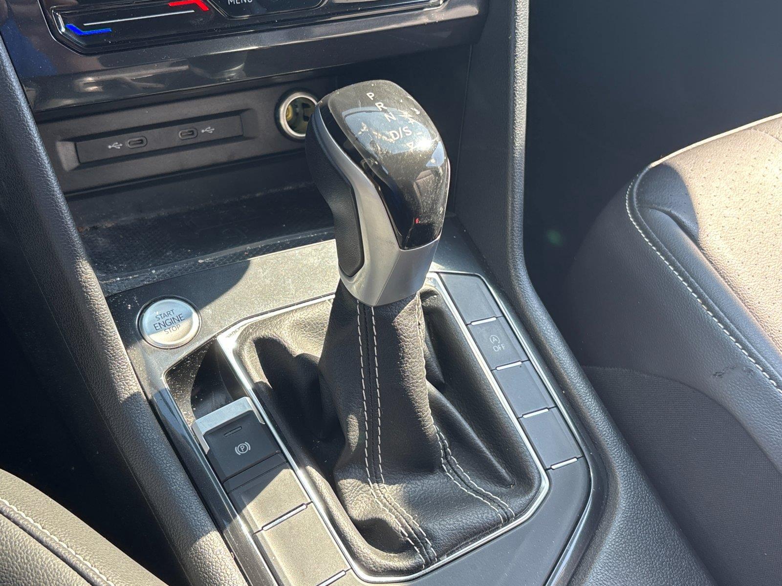 Certified Used 2023  VOLKSWAGEN SE image 26