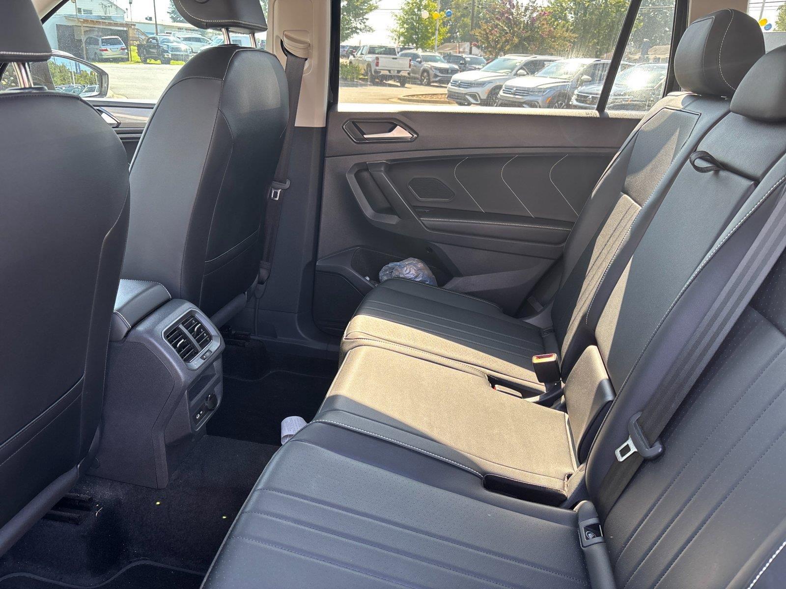 Certified Used 2023  VOLKSWAGEN SE image 31