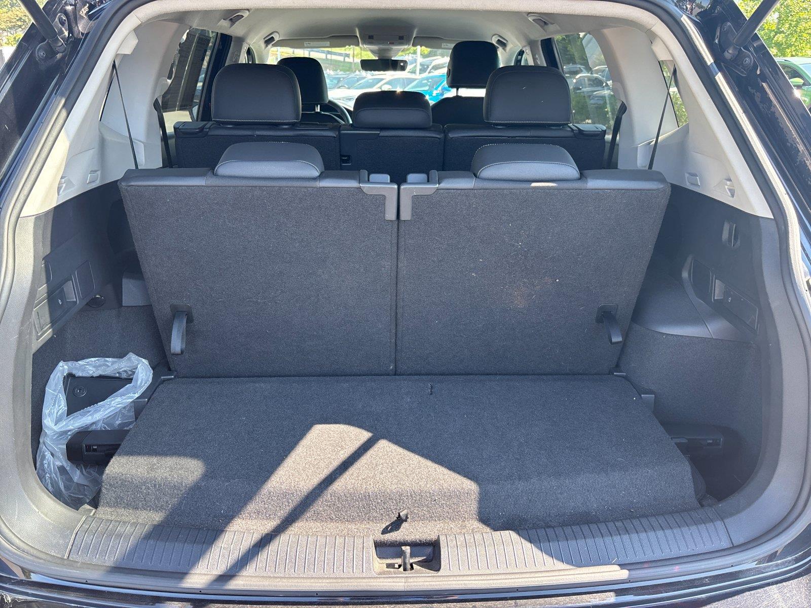 Certified Used 2023  VOLKSWAGEN SE image 34