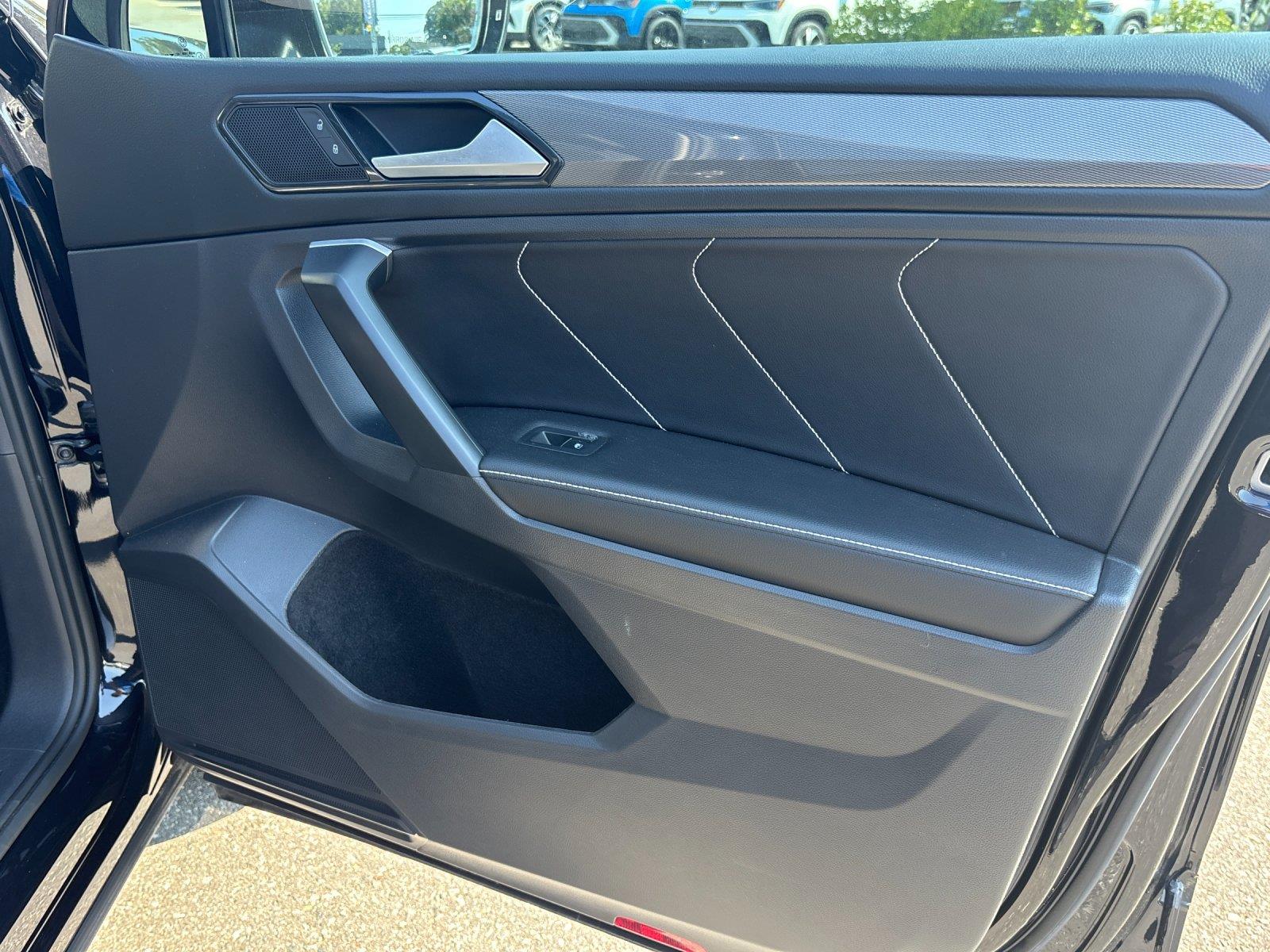 Certified Used 2023  VOLKSWAGEN SE image 38