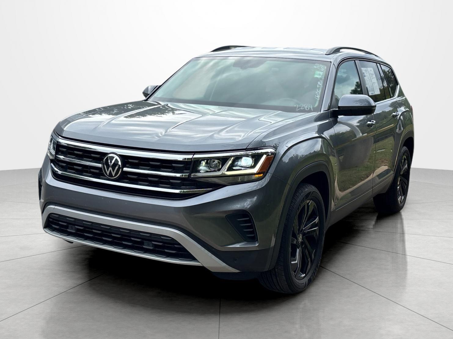 Platinum Gray Metallic 2023 Volkswagen Atlas SUV / Crossover Front-Wheel Drive Automatic