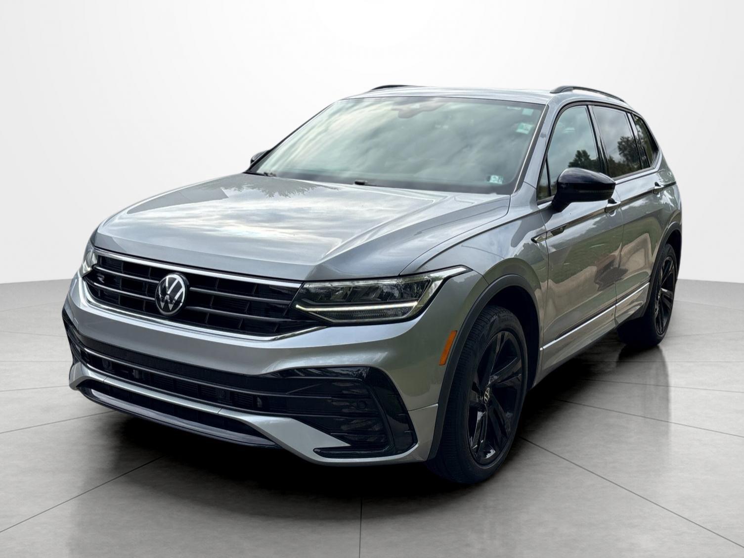  2023 Volkswagen Tiguan SE R-Line Black FWD   