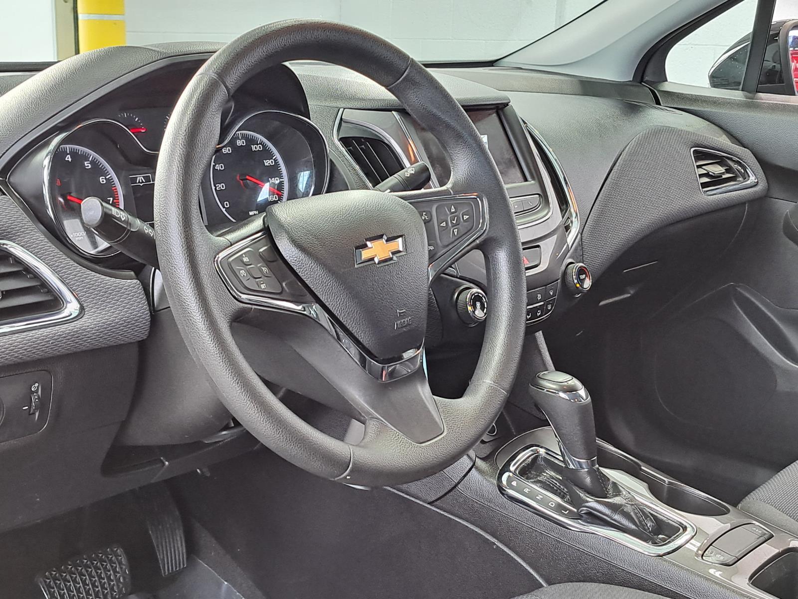 2019 Chevrolet Cruze LS Sedan 4 Dr. Front Wheel Drive mobile thumbnail 3