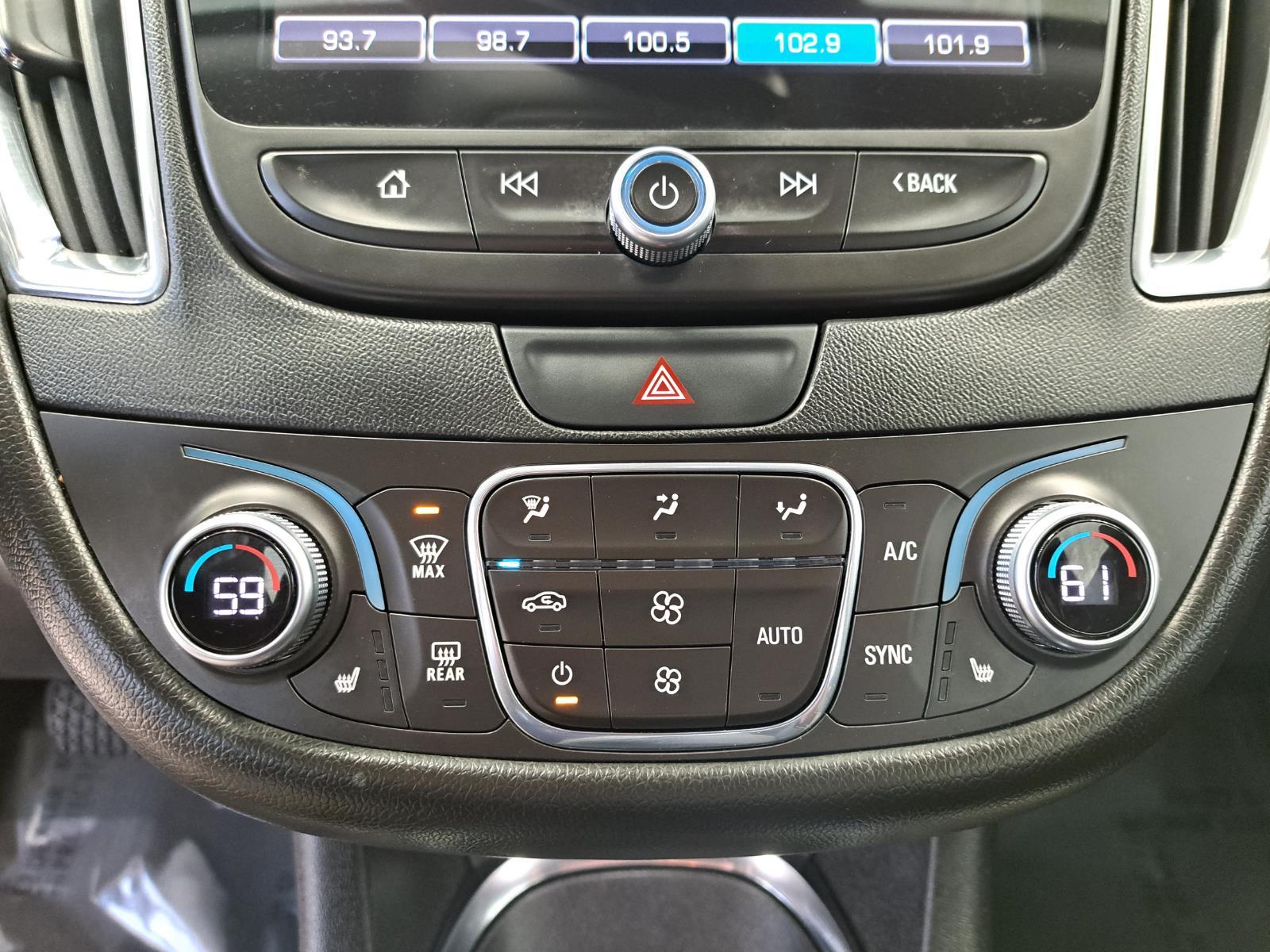 2018 Chevrolet Malibu Hybrid Sedan 4 Dr. Front Wheel Drive mobile thumbnail 13