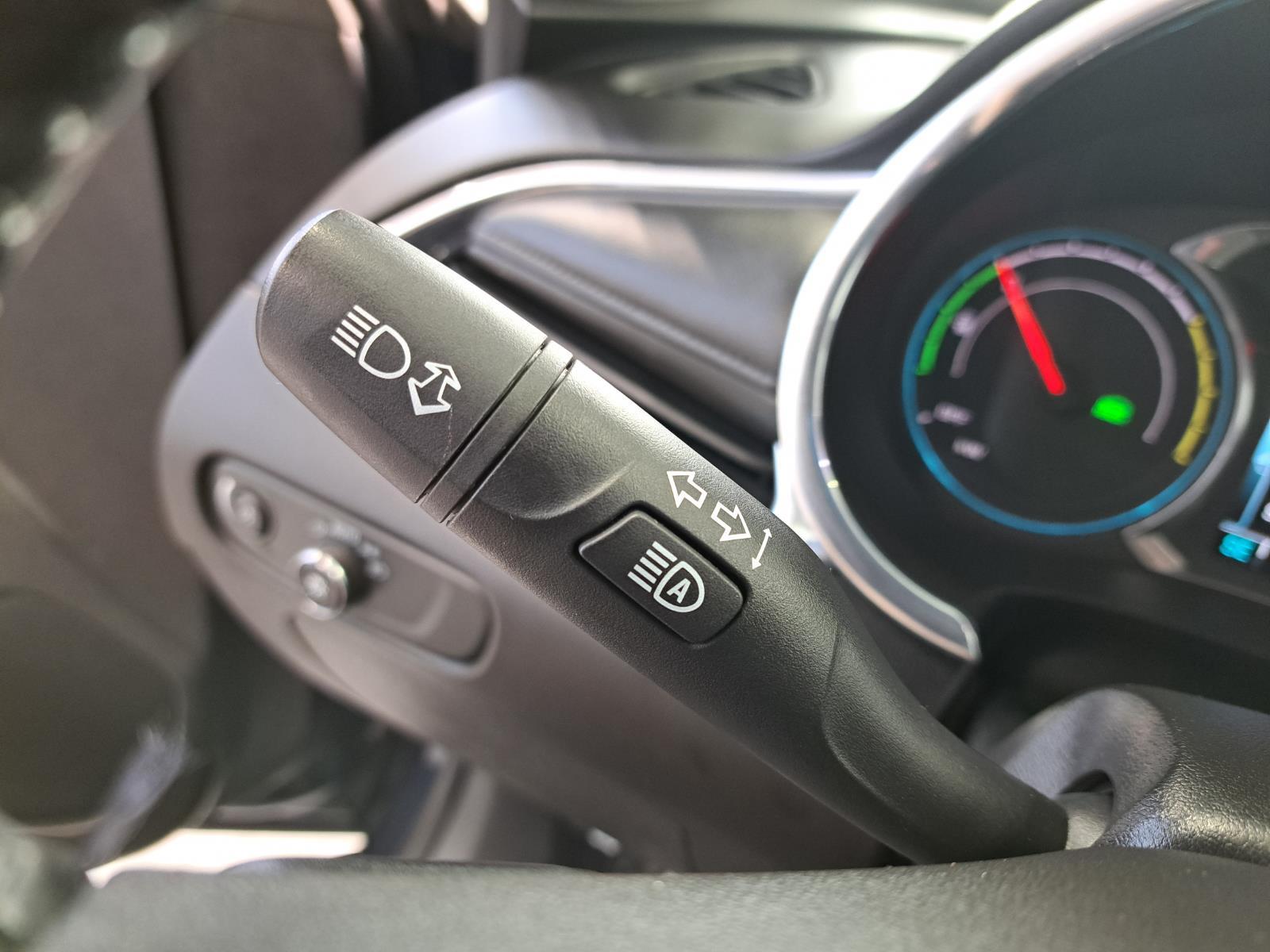2018 Chevrolet Malibu Hybrid Sedan 4 Dr. Front Wheel Drive mobile thumbnail 19