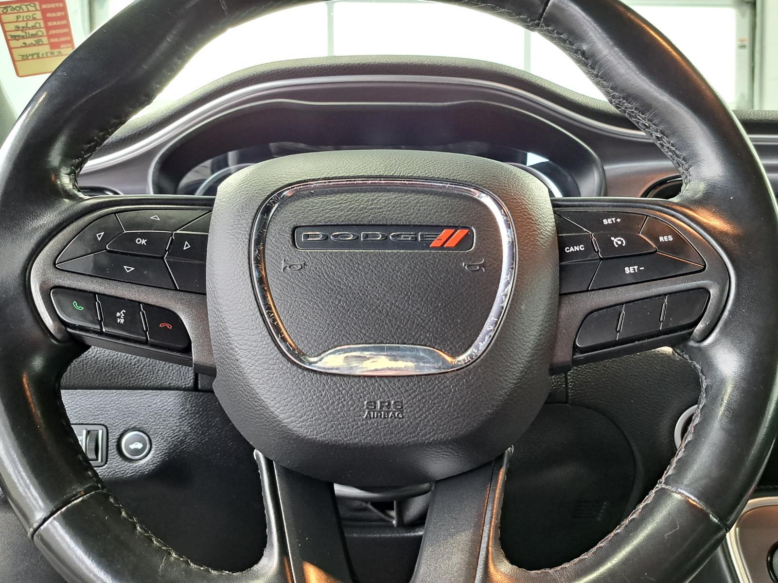 2019 Dodge Challenger SXT Coupe Rear Wheel Drive mobile thumbnail 9