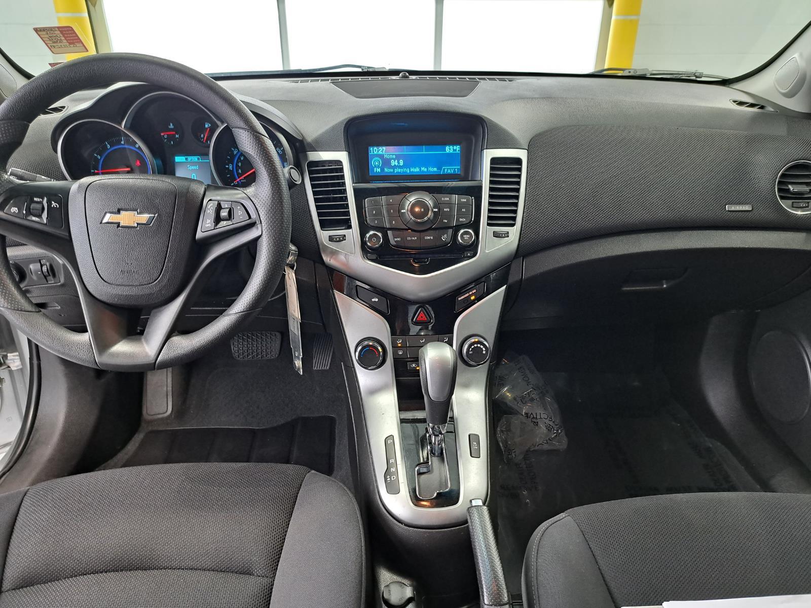 2016 Chevrolet Cruze Limited LT Sedan 4 Dr. Front Wheel Drive thumbnail 38