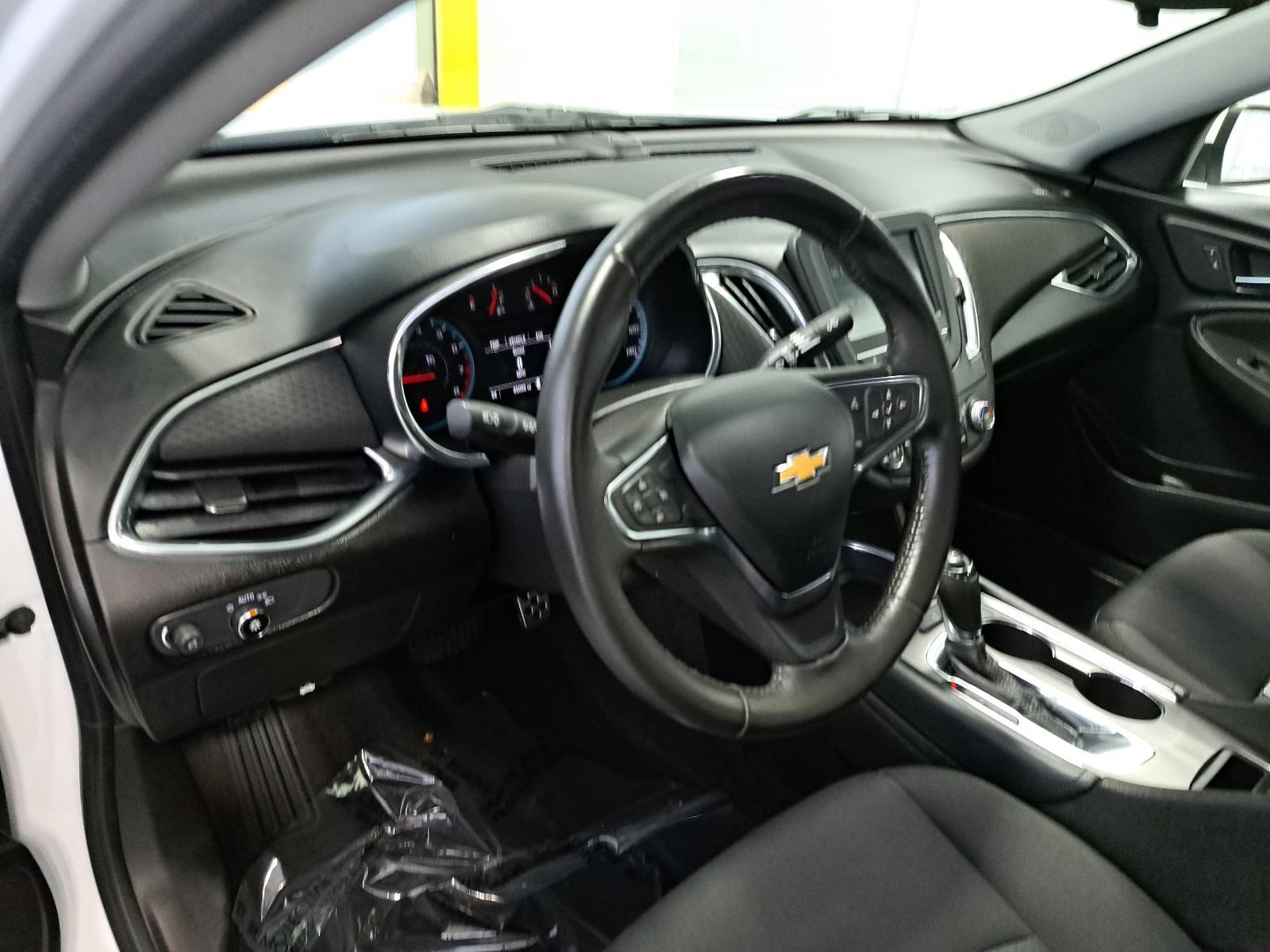 2017 Chevrolet Malibu LT Sedan 4 Dr. Front Wheel Drive thumbnail 28