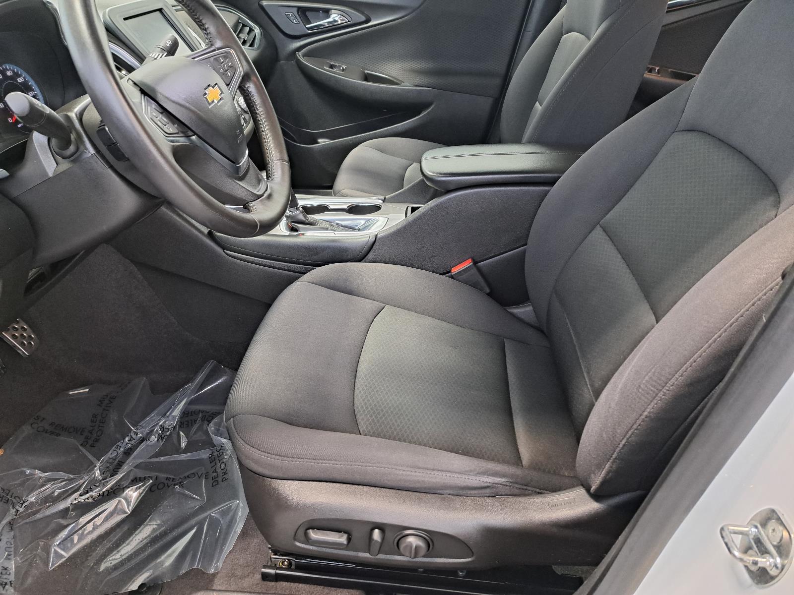 2017 Chevrolet Malibu LT Sedan 4 Dr. Front Wheel Drive mobile thumbnail 21
