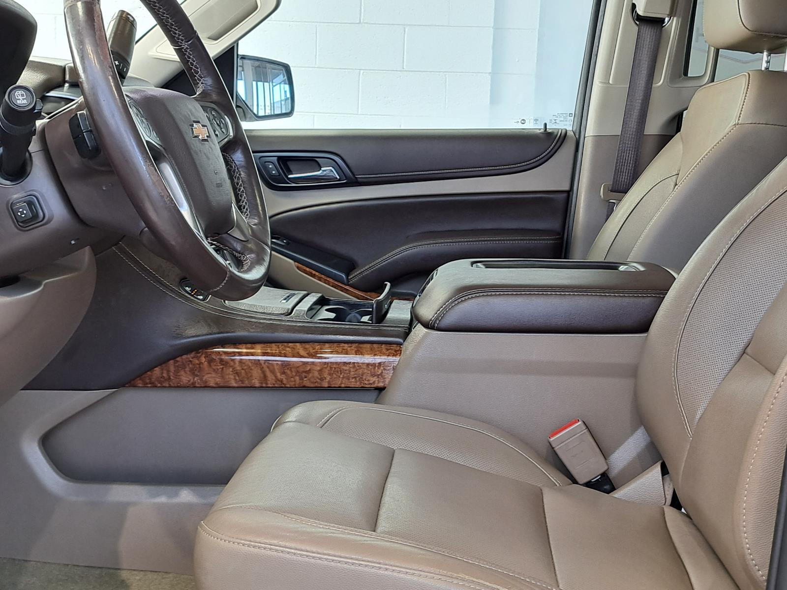 2019 Chevrolet Suburban Premier SUV Four Wheel Drive thumbnail 64
