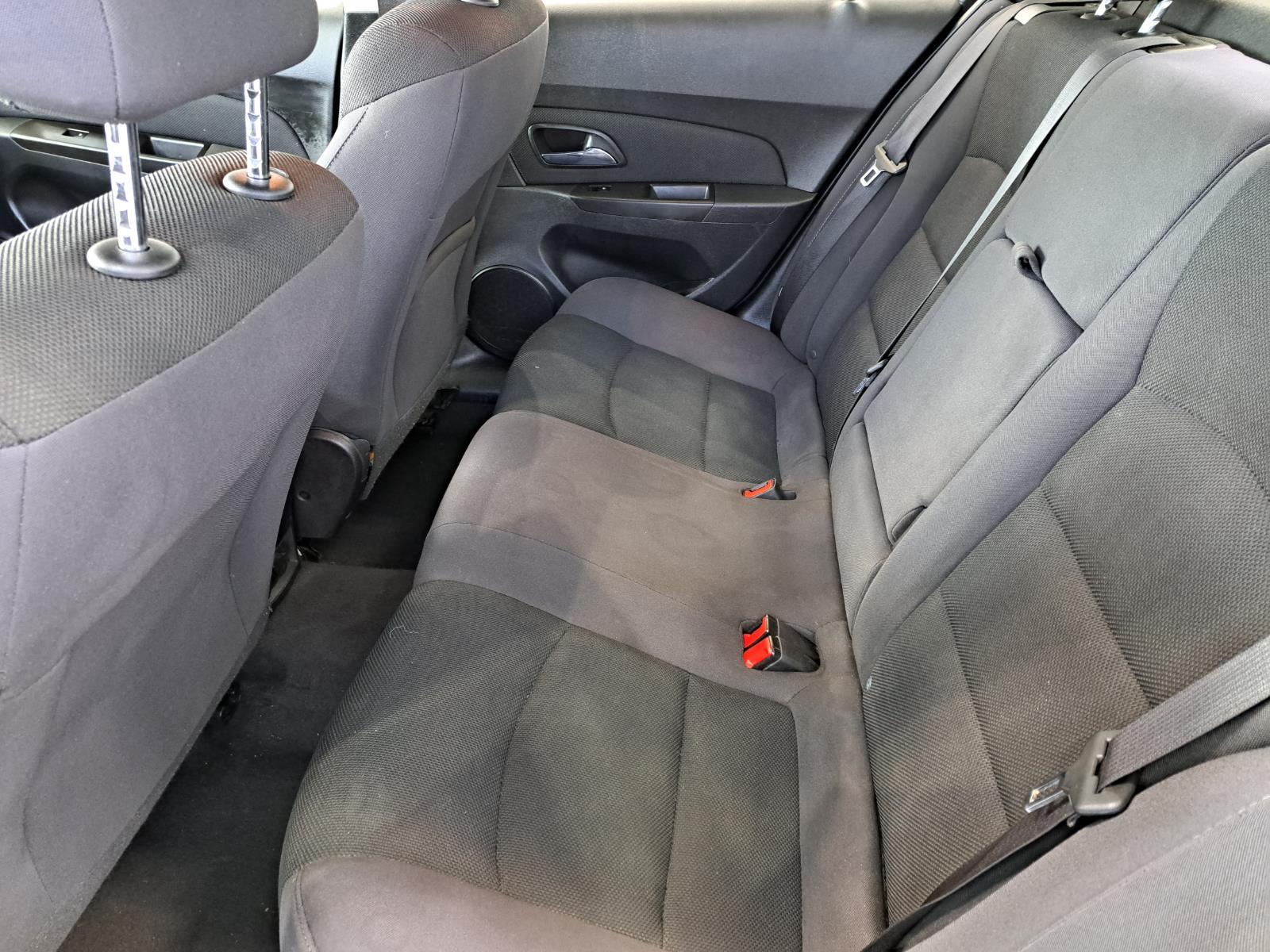 2015 Chevrolet Cruze LT Sedan 4 Dr. Front Wheel Drive mobile thumbnail 27