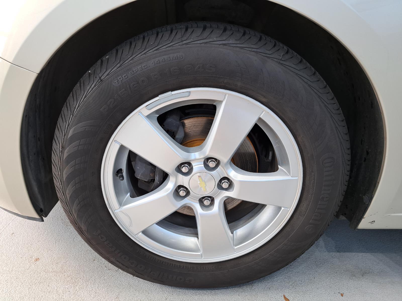 2015 Chevrolet Cruze LT Sedan 4 Dr. Front Wheel Drive mobile thumbnail 30