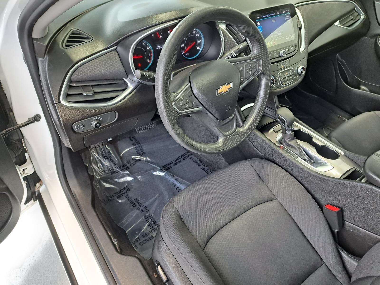 2021 Chevrolet Malibu LT Sedan 4 Dr. Front Wheel Drive mobile thumbnail 8
