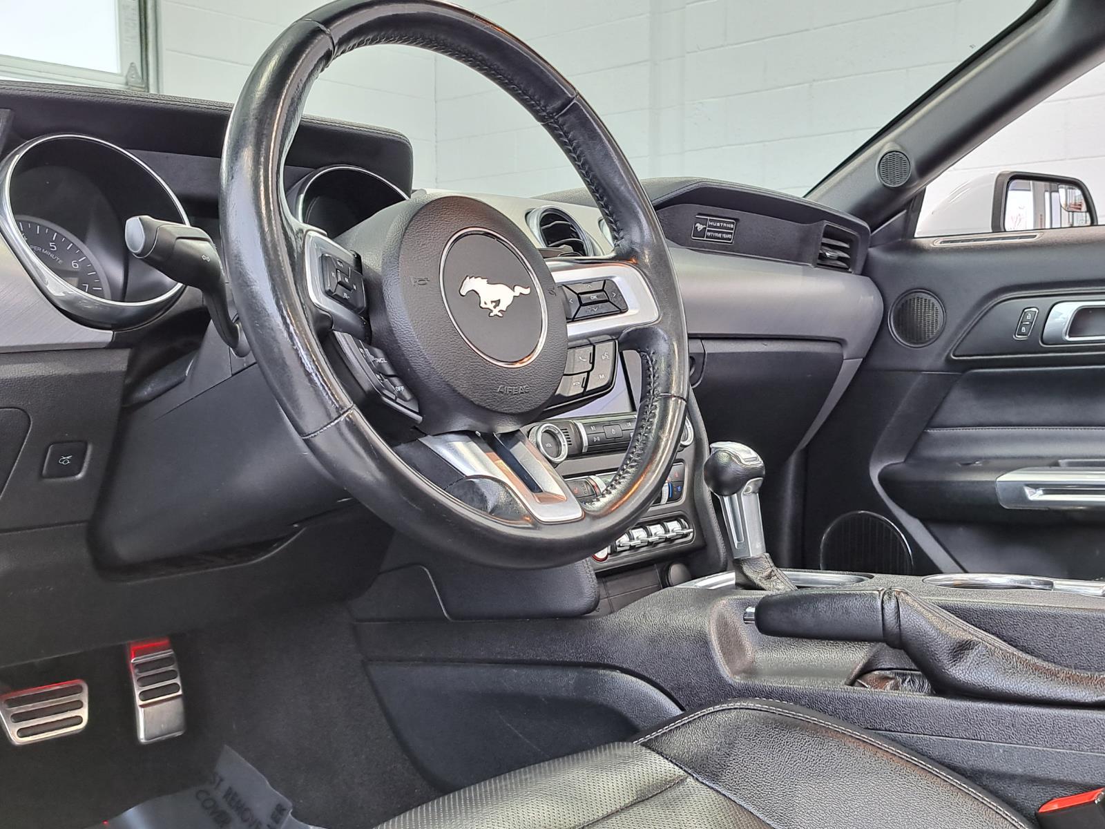 2020 Ford Mustang GT Premium Convertible Rear Wheel Drive thumbnail 30