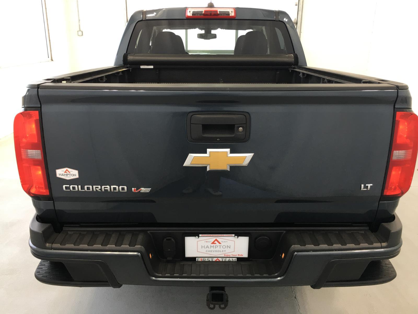 2019 Chevrolet Colorado 4WD LT Crew Cab Pickup  mobile thumbnail 6