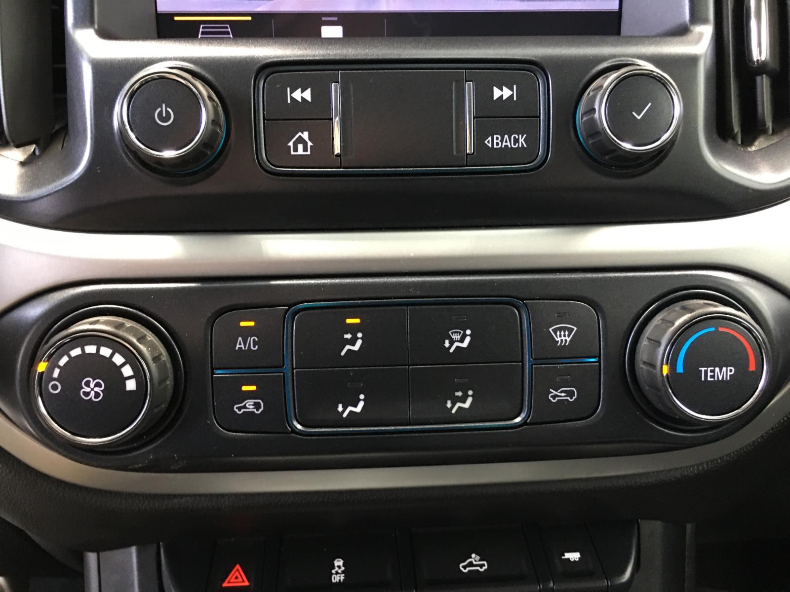 2019 Chevrolet Colorado 4WD LT Crew Cab Pickup  mobile thumbnail 13