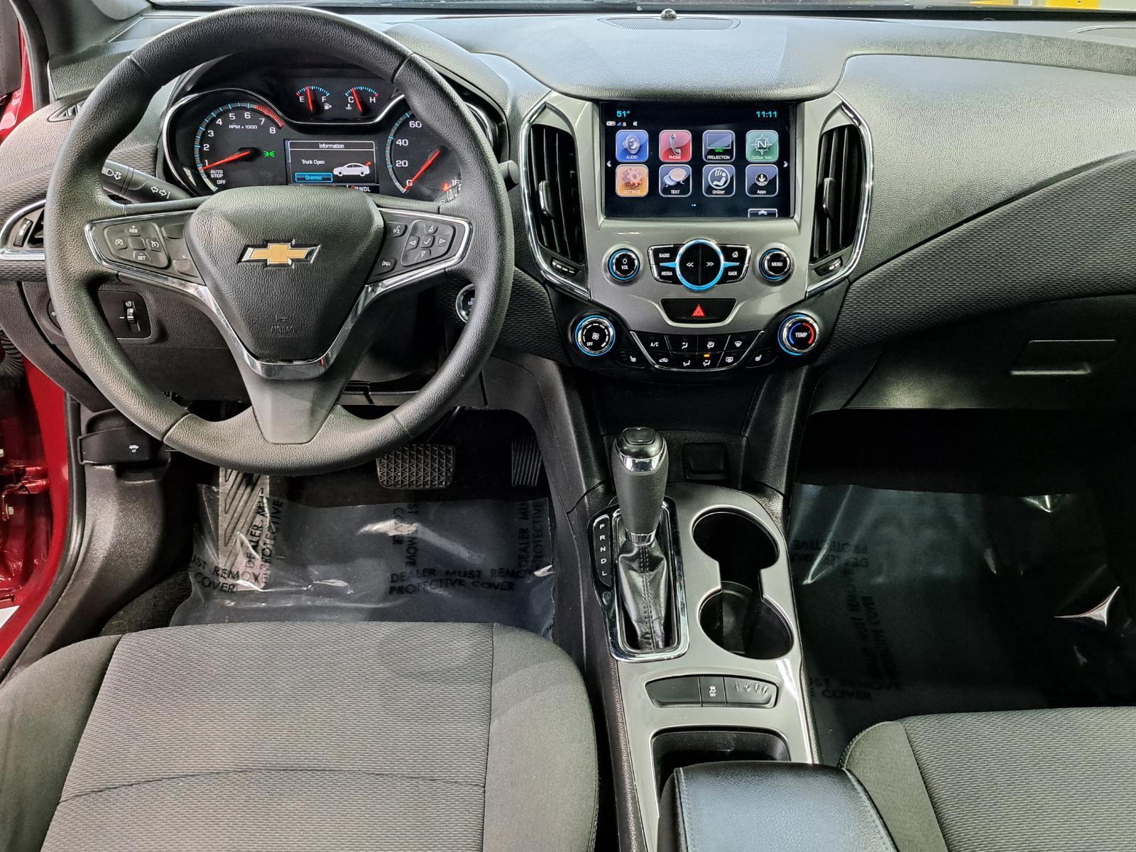 2017 Chevrolet Cruze LT Sedan 4 Dr. Front Wheel Drive mobile thumbnail 28